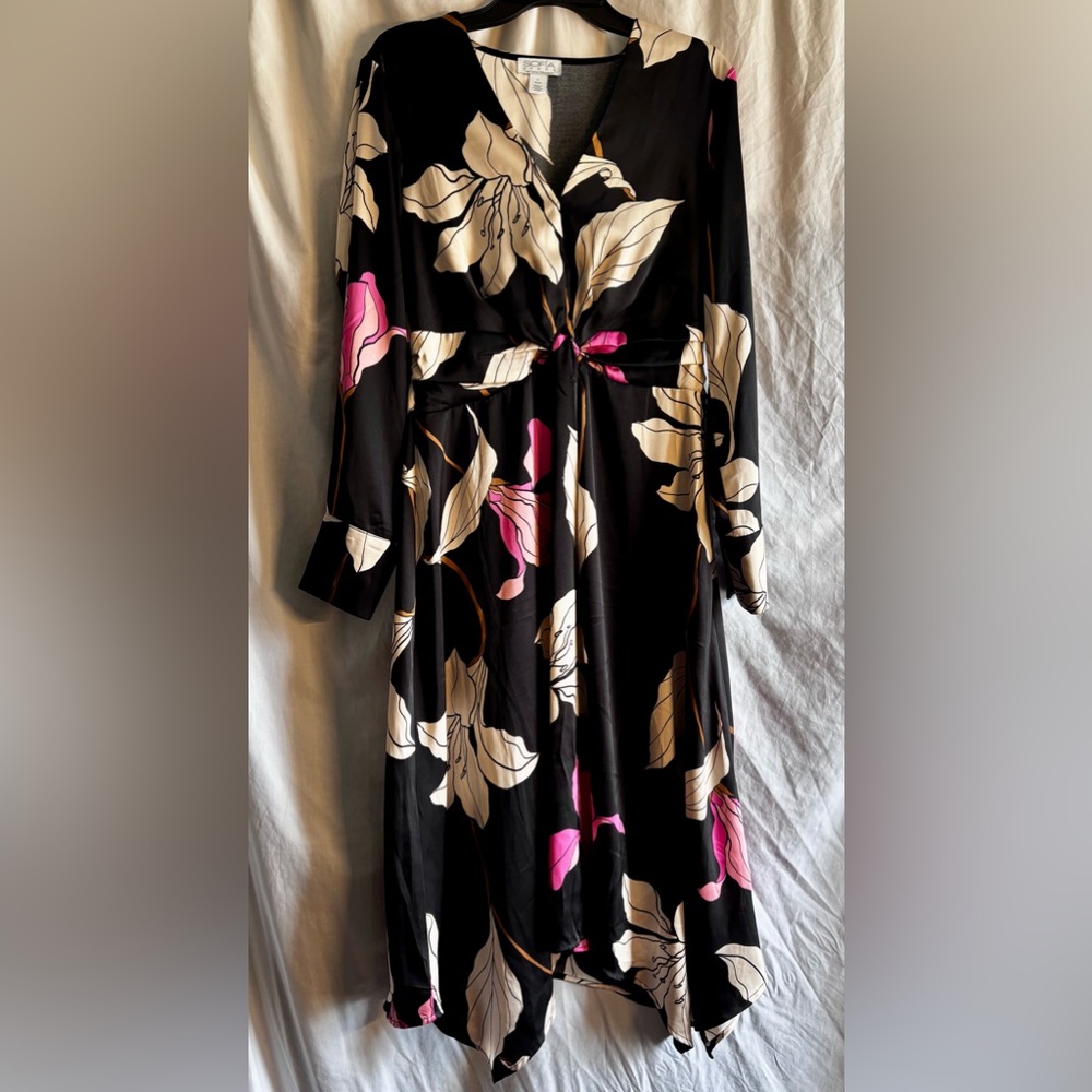 Sofia Jeans by Sofia Vergara Floral long sleeve summer dress.